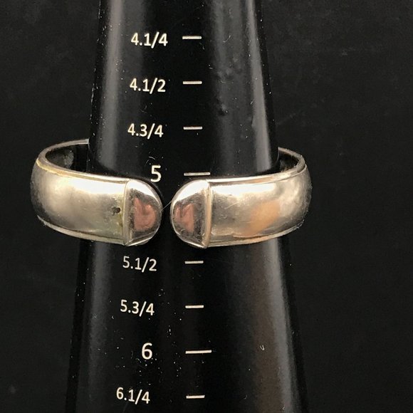 Studio C Silver Toned Cuff Bracelet Women's Watch Analog Quartz A404-23 New Batt - Picture 6 of 7